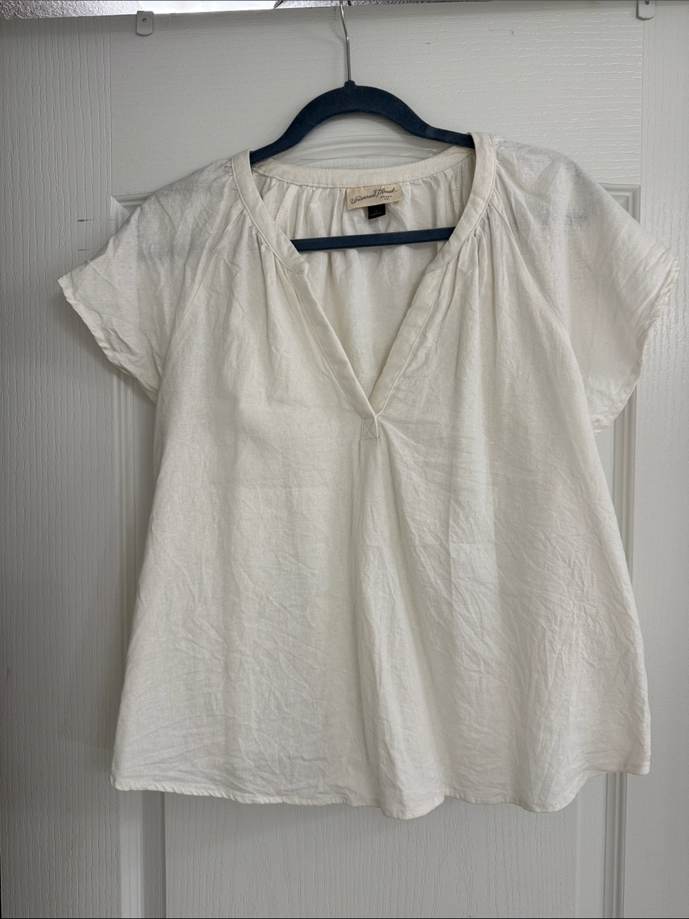 Universal Thread Cream V-Neck Short Sleeve Cotton Blouse